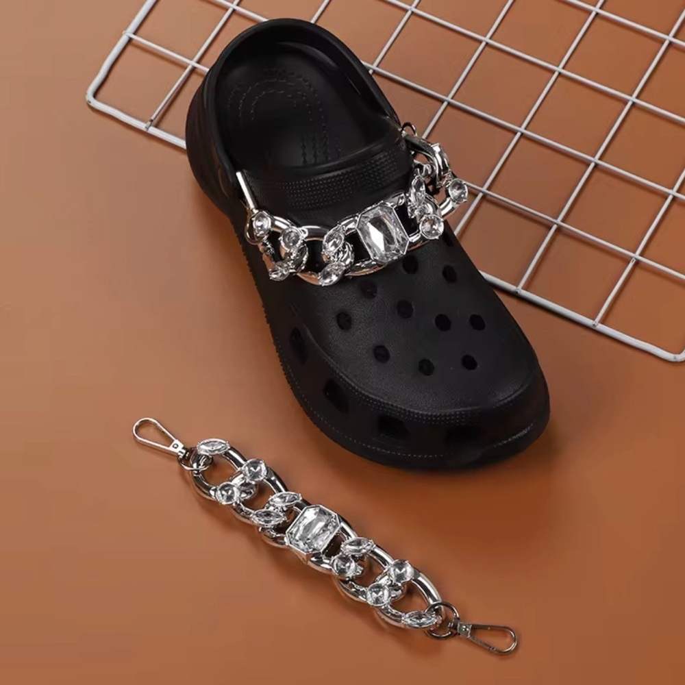 Woman’s Bling Silver Rhinestone Lightweight Plastic Croc Shoes Chain Set